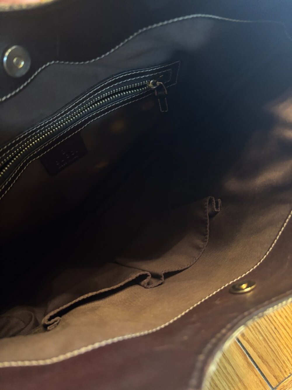 Handbag - Picture 6 of 8